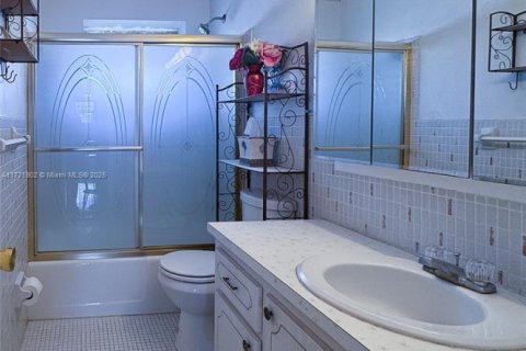 Condominio en venta en Hallandale Beach, Florida, 1 dormitorio, 52.4 m2 № 1868806 - foto 11