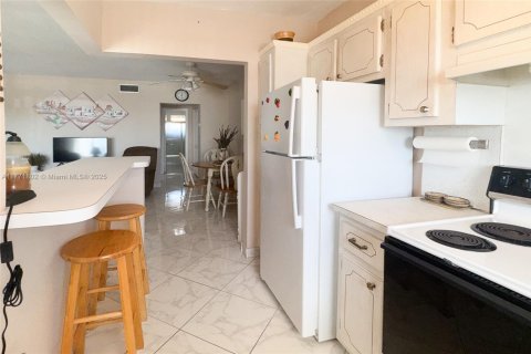 Condominio en venta en Hallandale Beach, Florida, 1 dormitorio, 52.4 m2 № 1868806 - foto 5