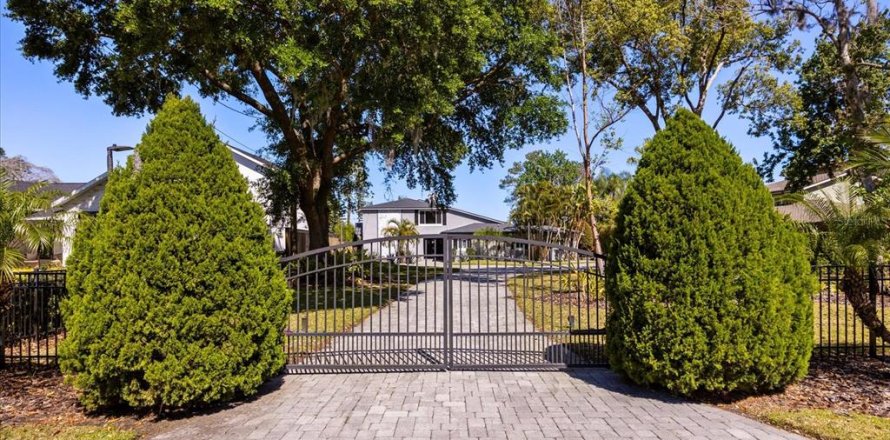Casa en Winter Park, Florida 4 dormitorios, 371.61 m2 № 1581839
