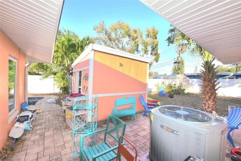 House in Dunedin, Florida 2 bedrooms, 105.26 sq.m. № 1448078 - photo 13