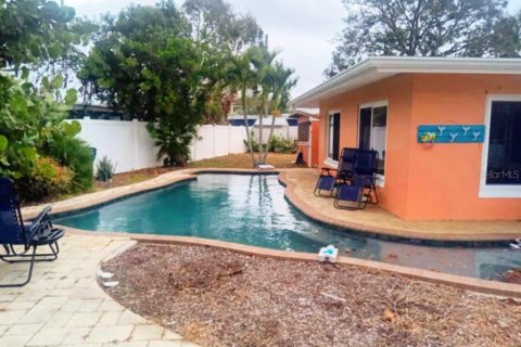 House in Dunedin, Florida 2 bedrooms, 105.26 sq.m. № 1448078 - photo 11