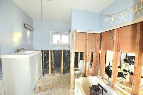 House in Dunedin, Florida 2 bedrooms, 105.26 sq.m. № 1448078 - photo 21