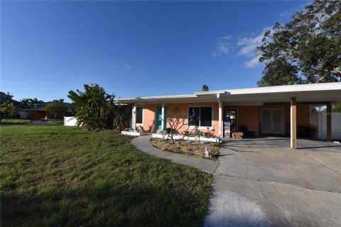 House in Dunedin, Florida 2 bedrooms, 105.26 sq.m. № 1448078 - photo 5