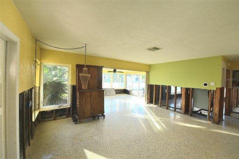 House in Dunedin, Florida 2 bedrooms, 105.26 sq.m. № 1448078 - photo 17