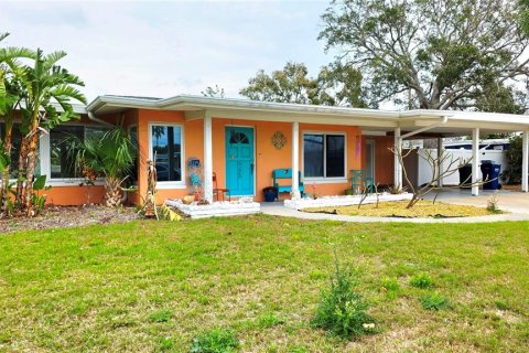 House in Dunedin, Florida 2 bedrooms, 105.26 sq.m. № 1448078 - photo 3
