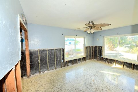 House in Dunedin, Florida 2 bedrooms, 105.26 sq.m. № 1448078 - photo 24