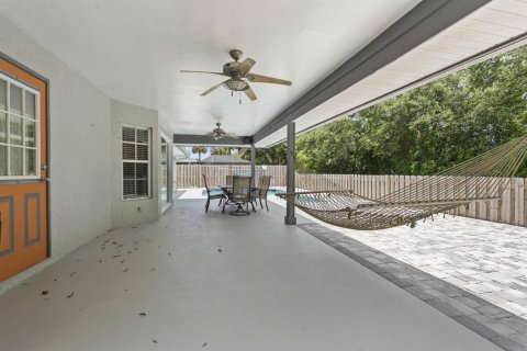 House in Vero Beach, Florida 4 bedrooms, 181.25 sq.m. № 2086301 - photo 24