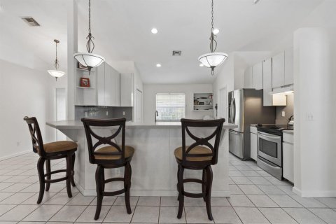 House in Vero Beach, Florida 4 bedrooms, 181.25 sq.m. № 2086301 - photo 10