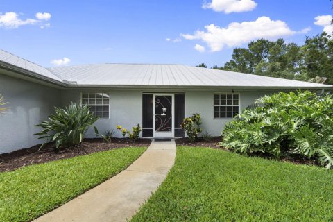 House in Vero Beach, Florida 4 bedrooms, 181.25 sq.m. № 2086301 - photo 3