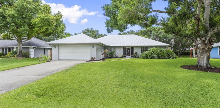 House in Vero Beach, Florida 4 bedrooms, 181.25 sq.m. № 2086301