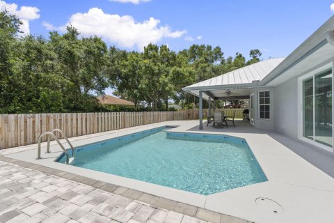 House in Vero Beach, Florida 4 bedrooms, 181.25 sq.m. № 2086301 - photo 27
