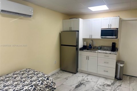 Immobilier commercial à Hollywood, Floride 260.13 m2 № 2389757