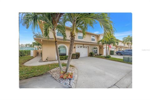 Adosado en Seminole, Florida 3 dormitorios, 147.99 m2 № 2119598