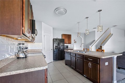 Casa en venta en Winter Haven, Florida, 5 dormitorios, 239.41 m2 № 2167219 - foto 4