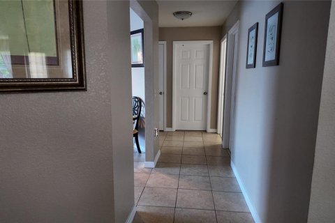 Casa en venta en Spring Hill, Florida, 4 dormitorios, 208.1 m2 № 1796850 - foto 19