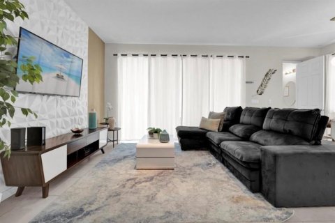 Adosado en venta en Kissimmee, Florida, 5 dormitorios, 213.12 m2 № 2101756 - foto 4