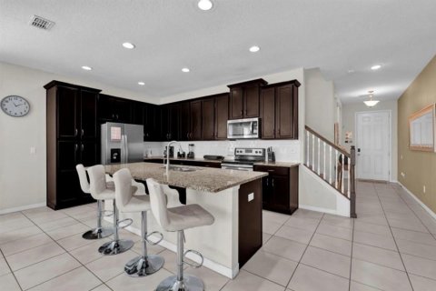 Adosado en venta en Kissimmee, Florida, 5 dormitorios, 213.12 m2 № 2101756 - foto 11