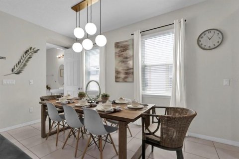 Adosado en venta en Kissimmee, Florida, 5 dormitorios, 213.12 m2 № 2101756 - foto 9