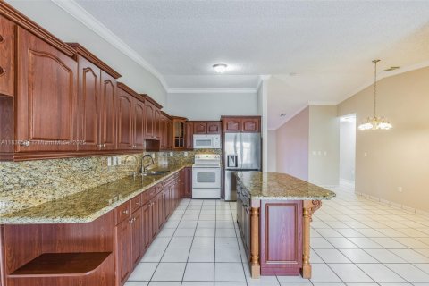 House in Miami, Florida 3 bedrooms, 160.26 sq.m. № 1825708 - photo 7