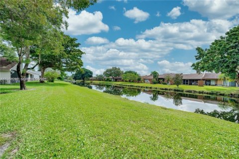 Casa en Plantation, Florida 2 dormitorios, 98.66 m2 № 2031888