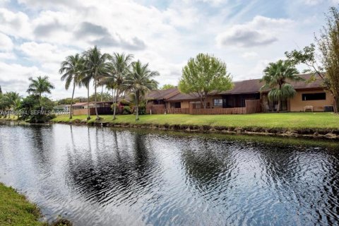 Casa en venta en Plantation, Florida, 2 dormitorios, 98.66 m2 № 2031888 - foto 4