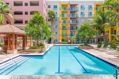 Condominio en alquiler en South Miami, Florida, 2 dormitorios, 93.83 m2 № 1954348 - foto 14