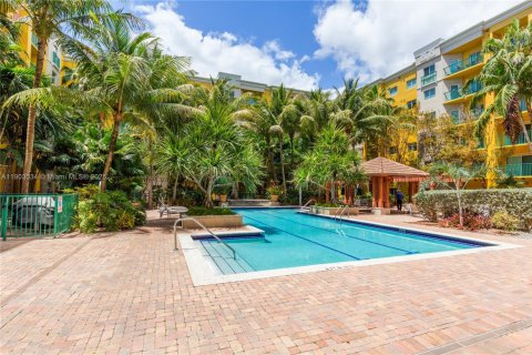 Condominio en alquiler en South Miami, Florida, 2 dormitorios, 93.83 m2 № 1954348 - foto 13