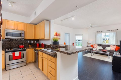 Condominio en alquiler en South Miami, Florida, 2 dormitorios, 93.83 m2 № 1954348 - foto 4