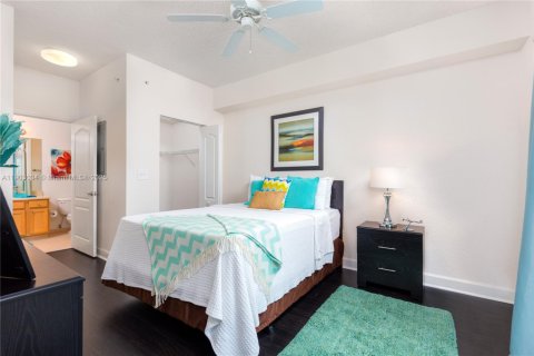 Condominio en alquiler en South Miami, Florida, 2 dormitorios, 93.83 m2 № 1954348 - foto 8