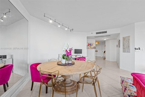 Снять в аренду кондоминиум в Авентура, Флорида 3 спальни, 220.18м2, № 1992417 - фото 12