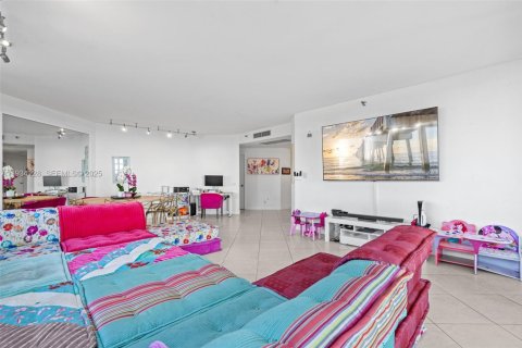 Снять в аренду кондоминиум в Авентура, Флорида 3 спальни, 220.18м2, № 1992417 - фото 16