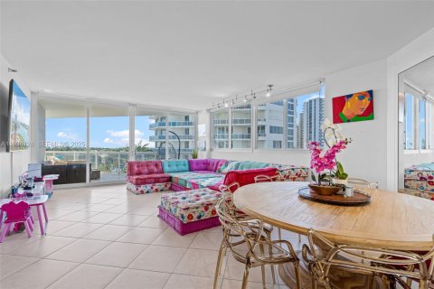 Снять в аренду кондоминиум в Авентура, Флорида 3 спальни, 220.18м2, № 1992417 - фото 11