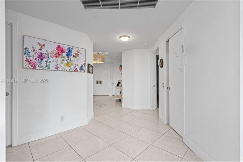 Снять в аренду кондоминиум в Авентура, Флорида 3 спальни, 220.18м2, № 1992417 - фото 8