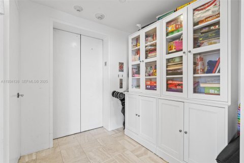 Снять в аренду кондоминиум в Авентура, Флорида 3 спальни, 220.18м2, № 1992417 - фото 4