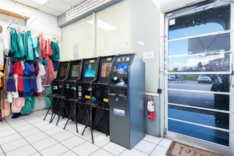 Commercial property in Hialeah, Florida № 1978758 - photo 19