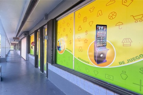 Commercial property in Hialeah, Florida № 1978758 - photo 4