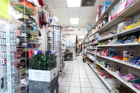 Commercial property in Hialeah, Florida № 1978758 - photo 7