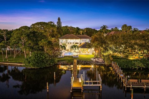 Villa ou maison à Jupiter, Floride 6 chambres, 520.25 m2 № 2079157