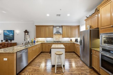 Adosado en venta en Tampa, Florida, 3 dormitorios, 261.06 m2 № 2310316 - foto 2