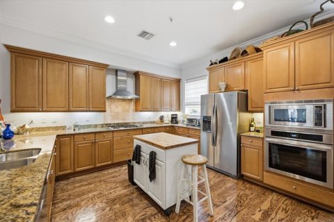 Adosado en venta en Tampa, Florida, 3 dormitorios, 261.06 m2 № 2310316 - foto 4