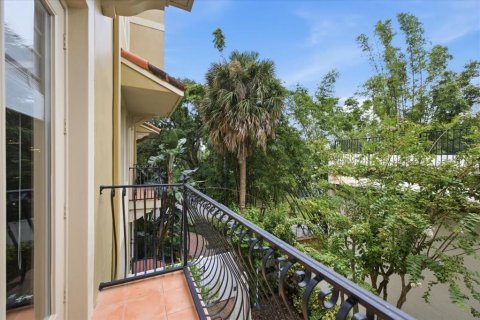 Adosado en venta en Tampa, Florida, 3 dormitorios, 261.06 m2 № 2310316 - foto 14
