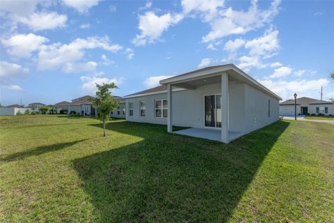 House in Haines City, Florida 4 bedrooms, 158.21 sq.m. № 1624763 - photo 28