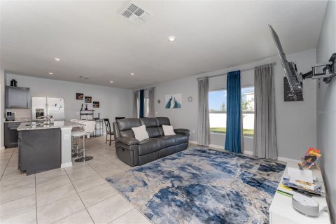 House in Haines City, Florida 4 bedrooms, 158.21 sq.m. № 1624763 - photo 8