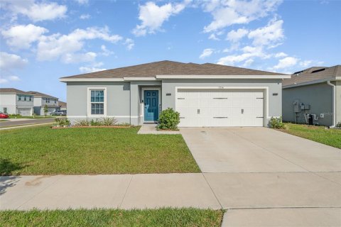 House in Haines City, Florida 4 bedrooms, 158.21 sq.m. № 1624763 - photo 1