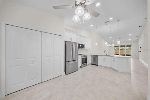 Condominio en venta en Punta Gorda, Florida, 3 dormitorios, 163.97 m2 № 2428796 - foto 9