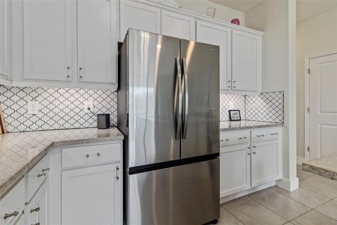 Townhouse in Sarasota, Florida 3 bedrooms, 168.99 sq.m. № 2397104 - photo 7