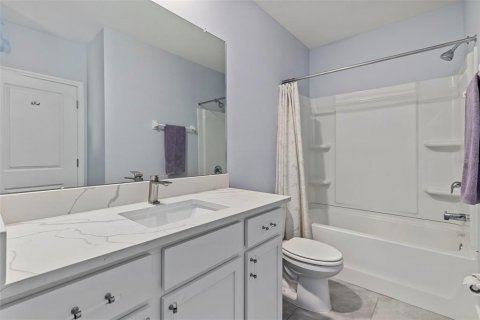 Townhouse in Sarasota, Florida 3 bedrooms, 168.99 sq.m. № 2397104 - photo 25