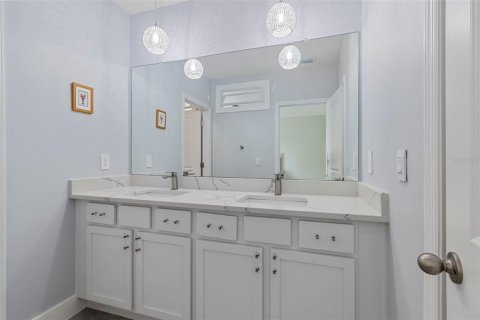 Townhouse in Sarasota, Florida 3 bedrooms, 168.99 sq.m. № 2397104 - photo 21