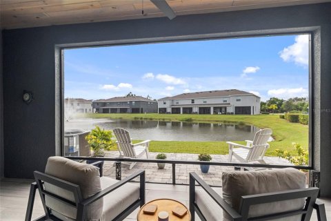 Townhouse in Sarasota, Florida 3 bedrooms, 168.99 sq.m. № 2397104 - photo 12