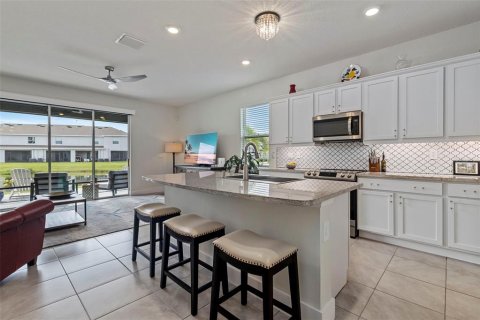 Townhouse in Sarasota, Florida 3 bedrooms, 168.99 sq.m. № 2397104 - photo 8